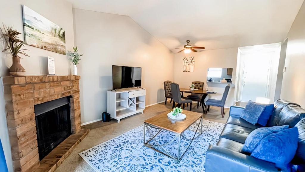 Northwest Corpus Christi Apartment | 10 Min to Downtown - Pet-friendly, TV with Parking