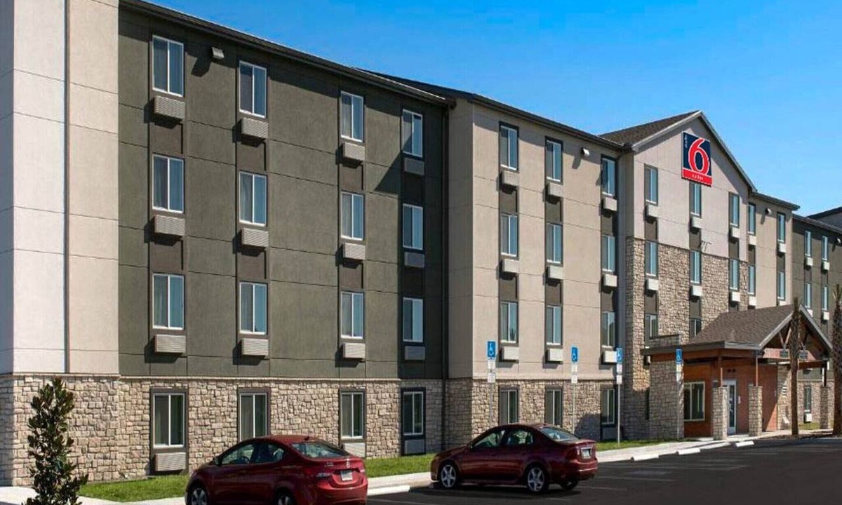 Bossier City Apartment | 2 Full Beds | Non-Smoking, Kitchen