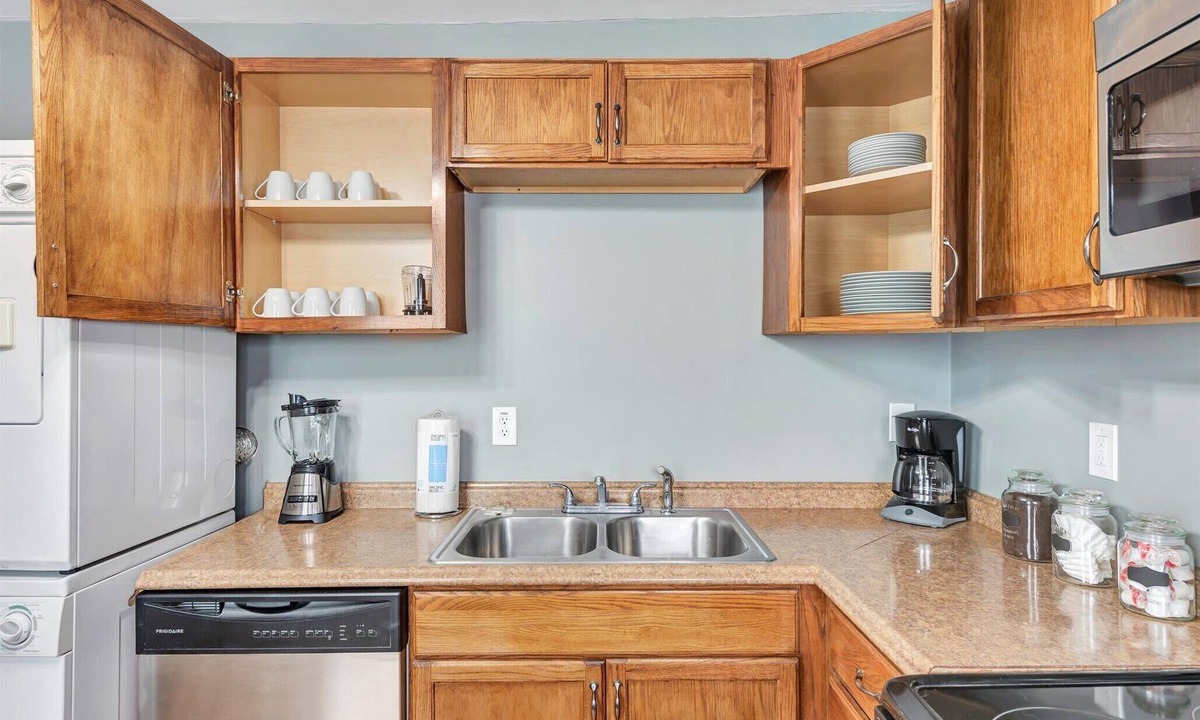 Southwest Garden House | 2 private apartments in Historic St Louis Community