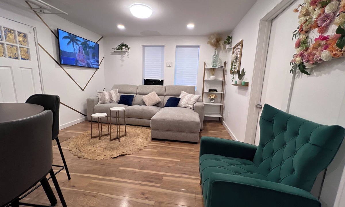 North Bergen Apartment | 20 Minutes from Time Square