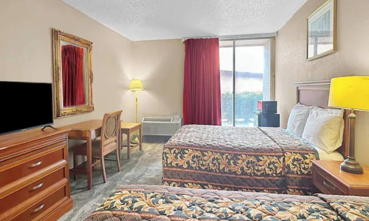 Whitehaven Hotel | 4 Welcoming Rooms w/Free Parking - Great Choice for Exploring Memphis