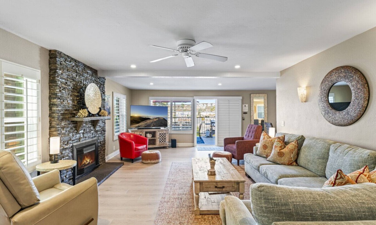 San Clemente Villa | 4Br Beach Condo w/Ocean View and Kids’ Hideaway- AC!