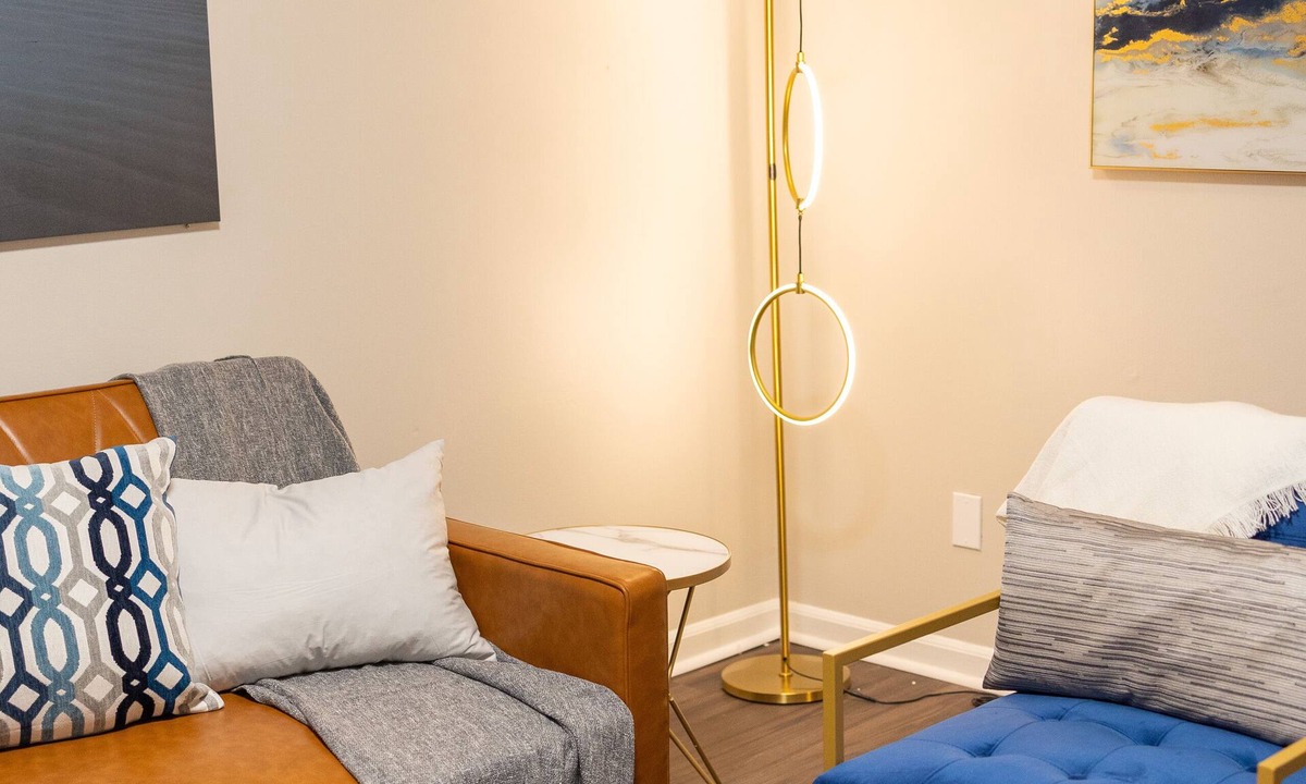Midtown Apartment | Affordable Luxury Midtown Apartment - Free Private Parking