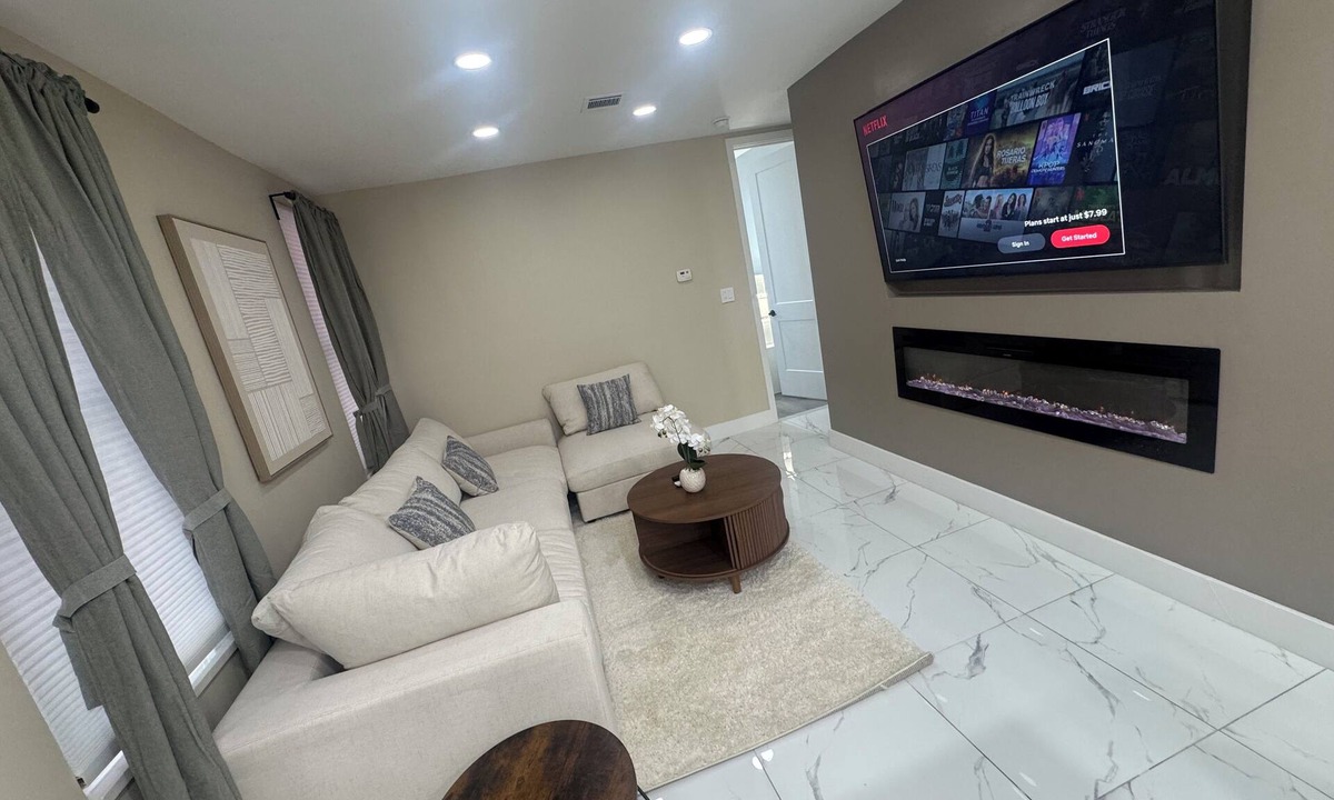 West New York Apartment | BEAUTIFUL FULLY RENOVATED 3 BEDROOM APARTMENT