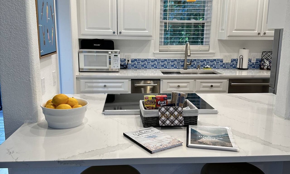 Rockwell Condo | Beautiful Lakefront Condo