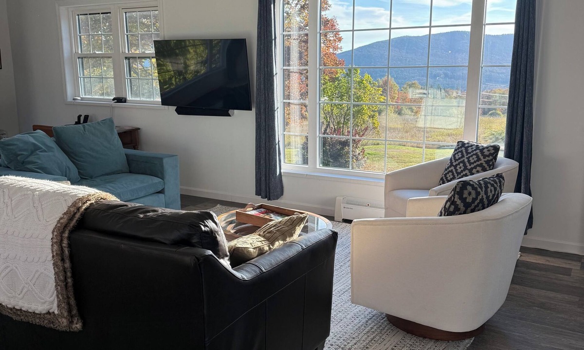 Londonderry Apartment | Beautiful new studio with amazing views - peaceful but close to everything!