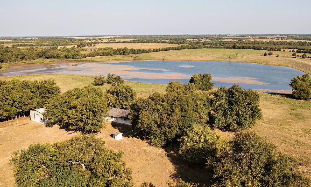 Brookston House | Beautiful quiet home with private lake!