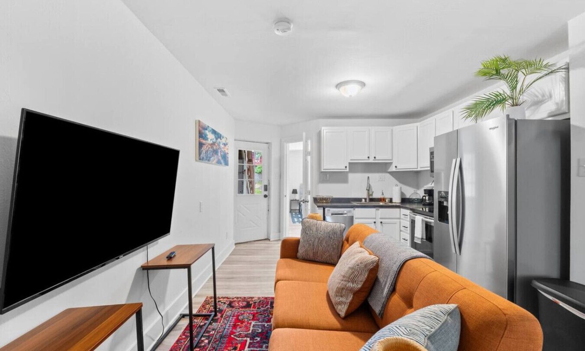 Benton Park Apartment | Benton Park Hideaway - MO1S