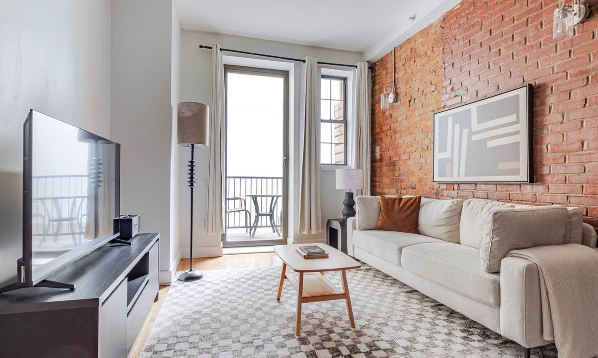 Downtown Brooklyn Apartment | Blueground | Downtown Brooklyn, rooftop, nr Fort Greene Park