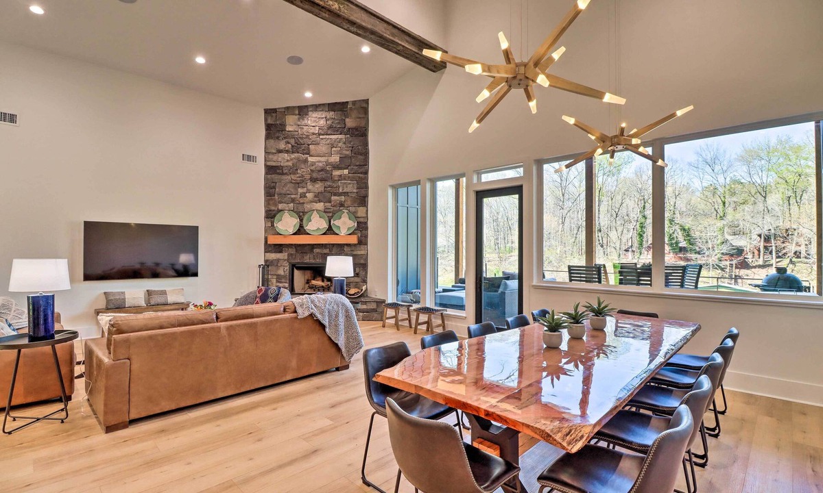 Heber Springs House | Boat Dock & Slip: Riverfront Home in Heber Springs