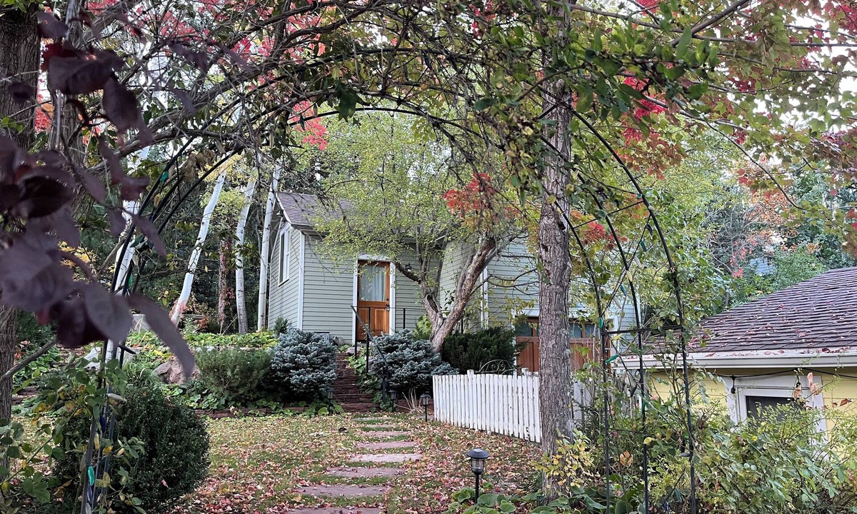 Downtown Cottage | BOULDER OASIS - only steps from downtown Boulder