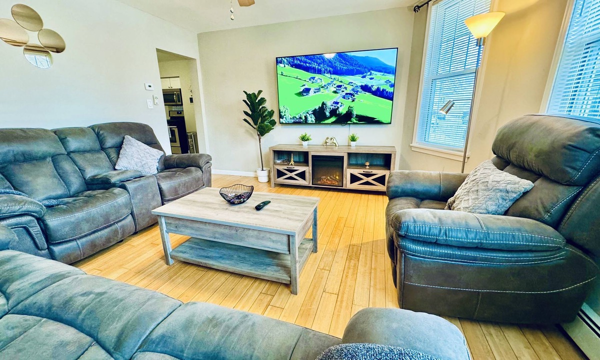 Haledon House | Bright, Stylish & Cozy 2Bed Unit w/Fireplace, Backyard, & Grill