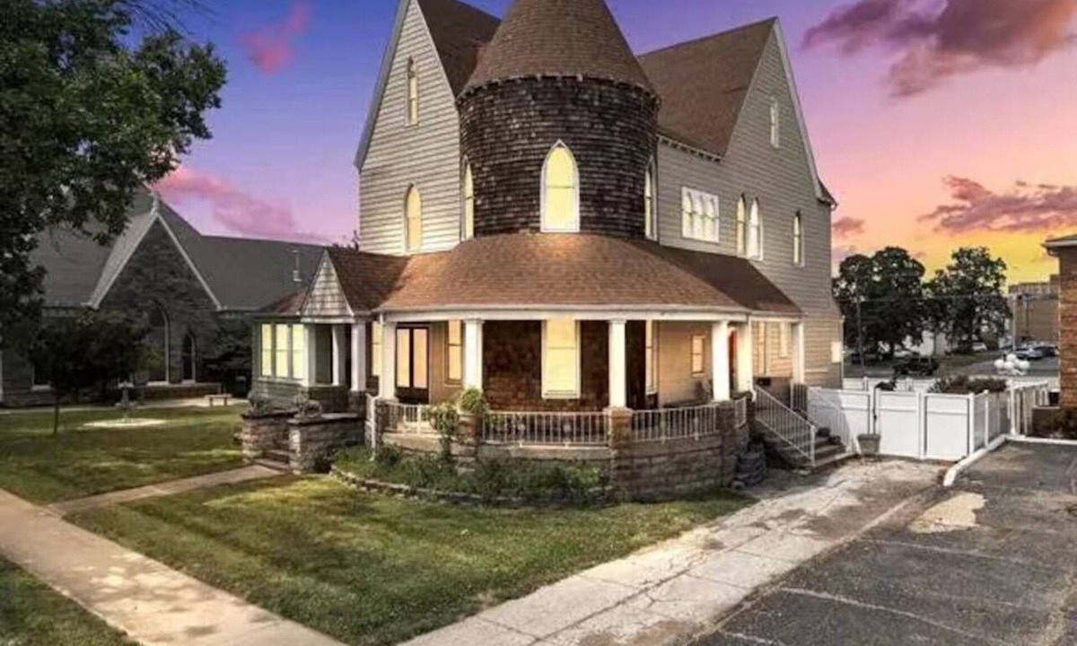 Sedalia House | Broadway Place "Stay in History"