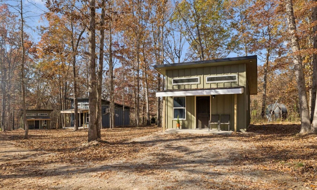 Lewis County Cabin | Cabins off the Trace: Cabin 6