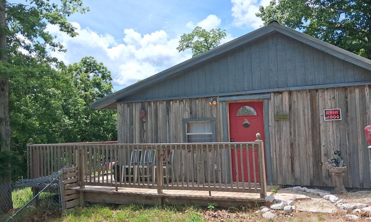 Yellville Cottage | Canine Retreat Tiny House Overlooking the Bluff