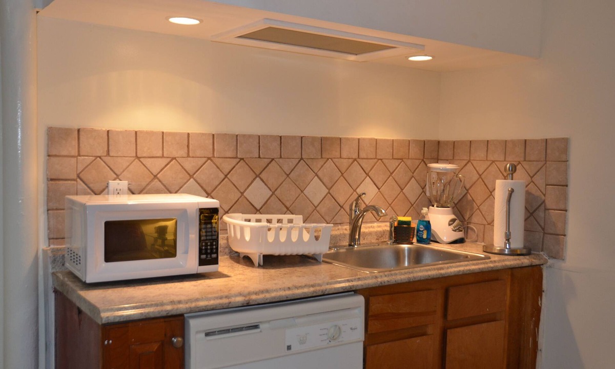 The Heights Apartment | CLOSE TO NEW YORK CITY, 17 MIN. TO TIMES SQUARE. Free parking.