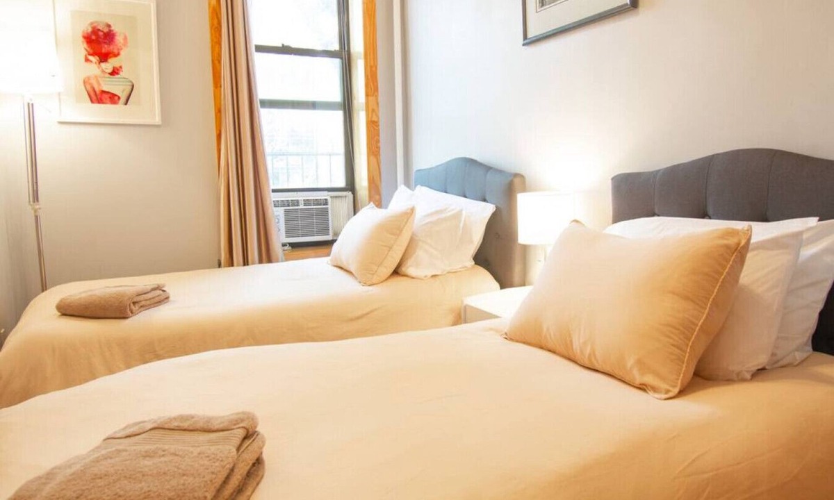 Lower East Side Apartment | ✪ Comfortable 3 Bed & 2 BR ✪ Friends & Family ✪