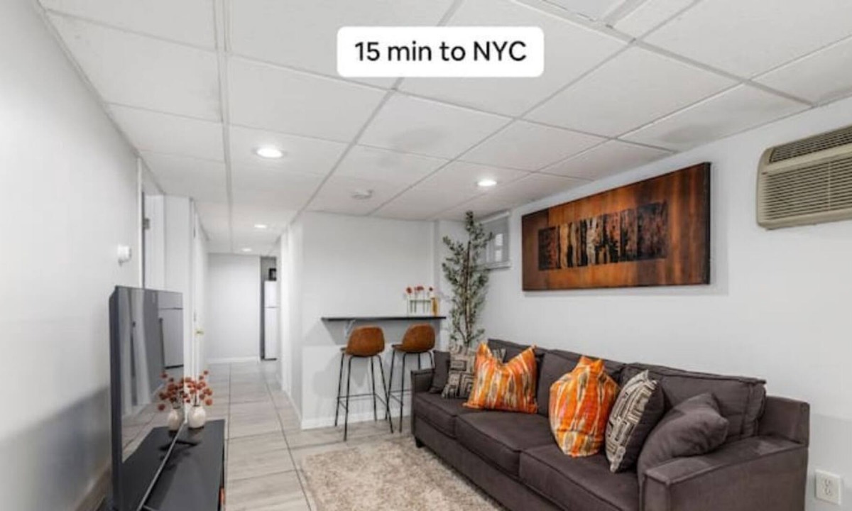 Hackensack House | Cozy Apt. Free Parking Near NYC