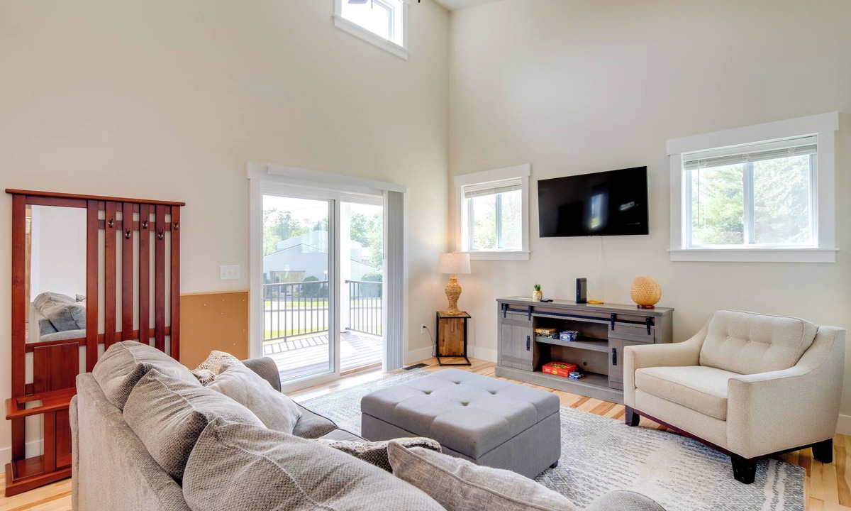 Valley Hill House | Cozy Hendersonville Home .05 Mi to Acusta Trail