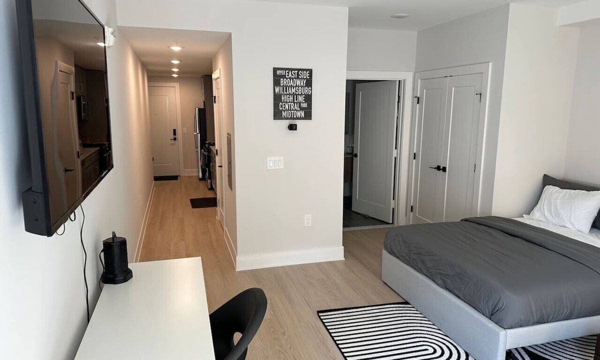 Historic Downtown Apartment | Cozy Modern Studio Apartment