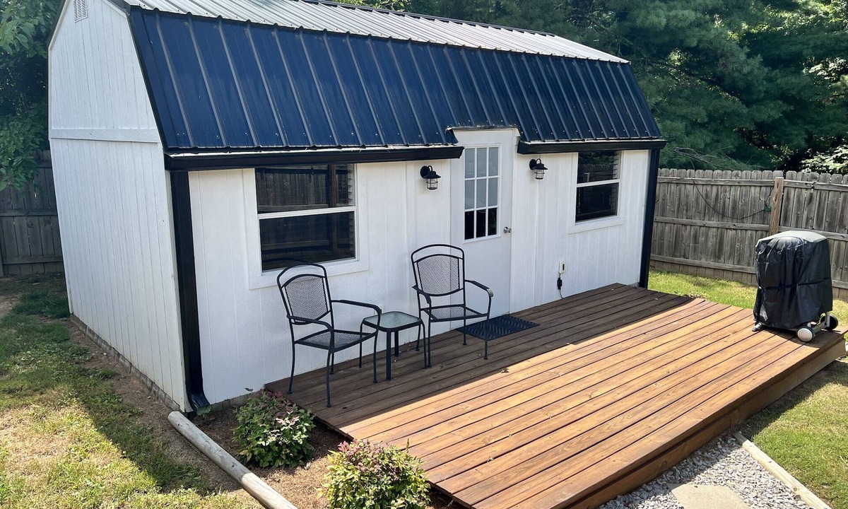 Franklin House | Cozy Tiny Home in Peaceful Neighborhood and just minutes from Downtown Franklin!