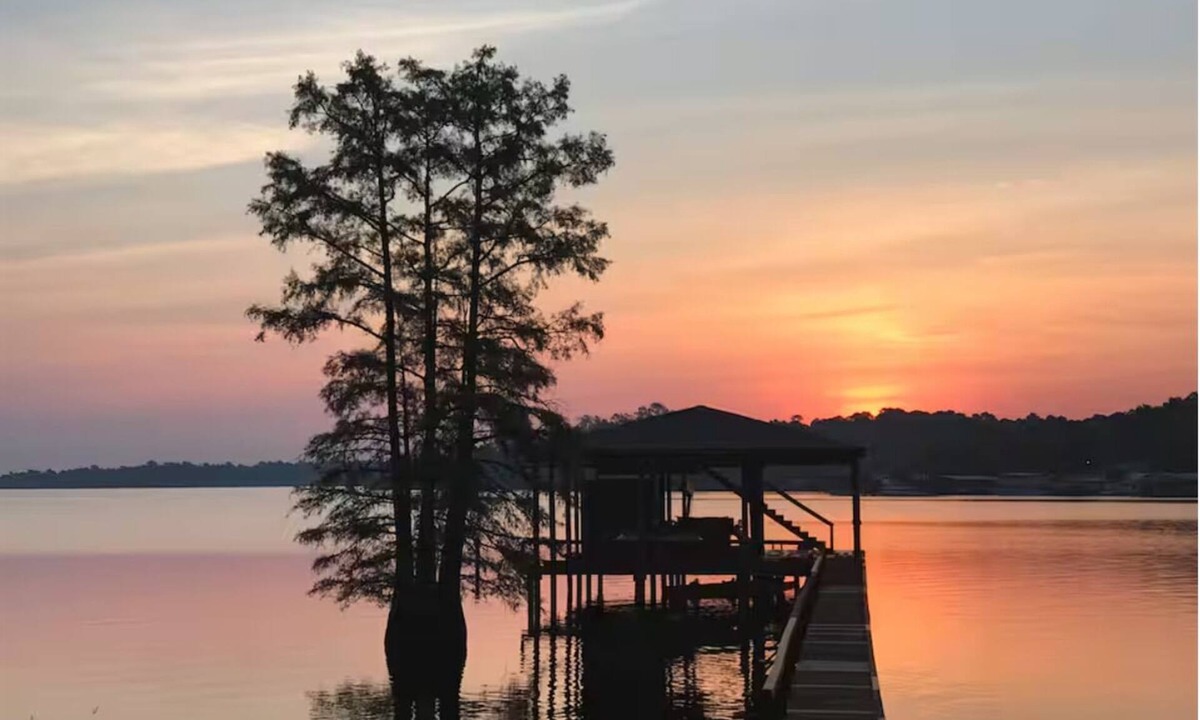 Shreveport House | Cross Lake Craftsman- Lakefront W/Pier & Slip