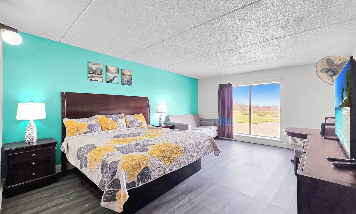 Crystal Beach Hotel | Crystal Palace Resort - Comfort King
