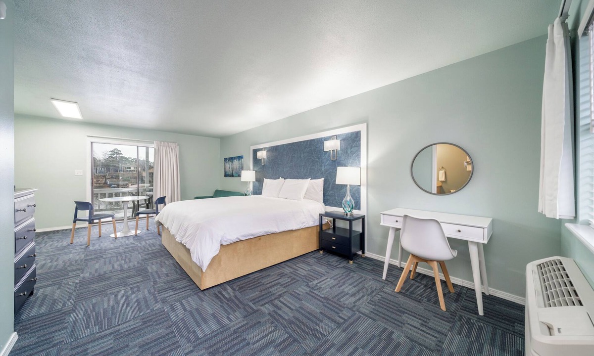 Rockwell Hotel | Deluxe Studio Suite, 1 King Bed, Lake View, Ground Floor