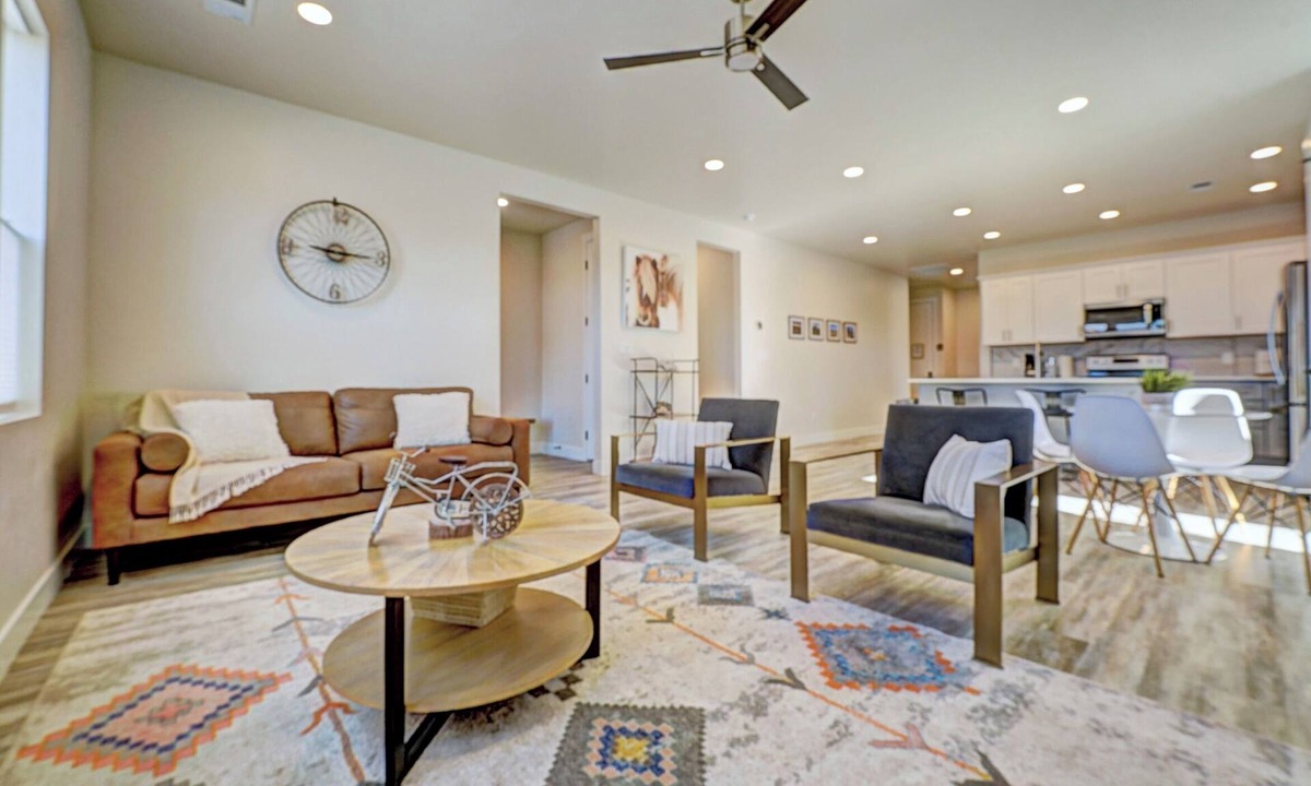 Fruita House | Desert Mineral Ascent- 2B2B Game Room Pet Friendly Views of CO National Monument