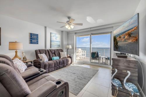 Seawinds Condo Apartment | Direct oceanfront 2/2 condo with large private balcony, heated pool, and garage parking