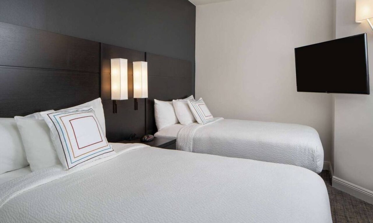 Arts/Warehouse District Hotel | Discover the Heart of New Orleans! Outdoor Pool, Free Breakfast, Pets Allowed!