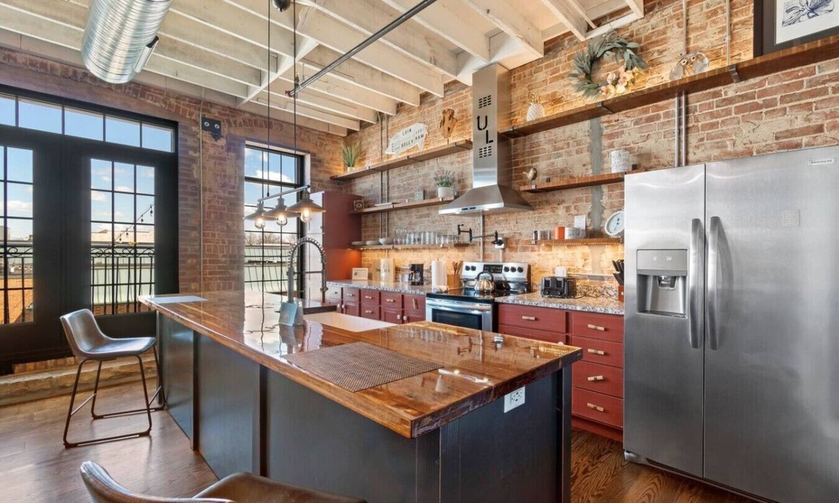 Perryville Apartment | Downtown Urban Loft above Restaurants
