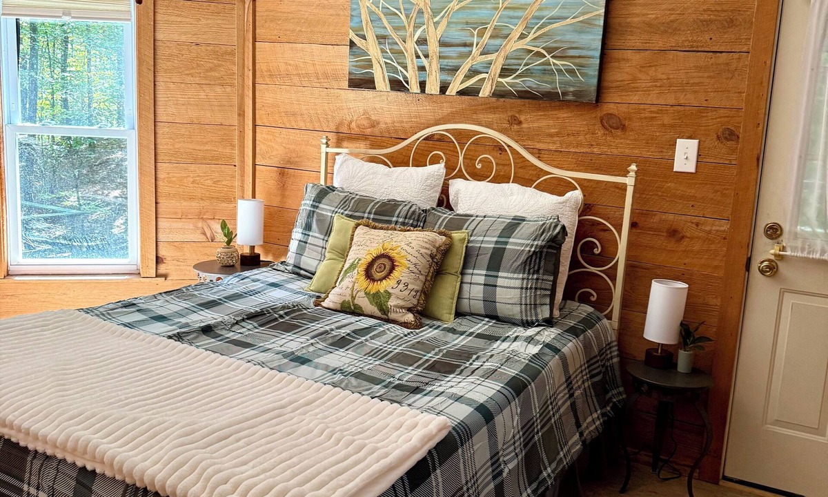 Caddo Gap Cabin | Eagle’s Nest Cabin Private Forest Stay