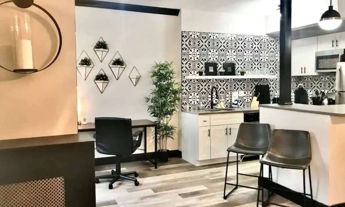 Shaw Apartment | Elegant Studio Maximum Efficiency Zero Compromise