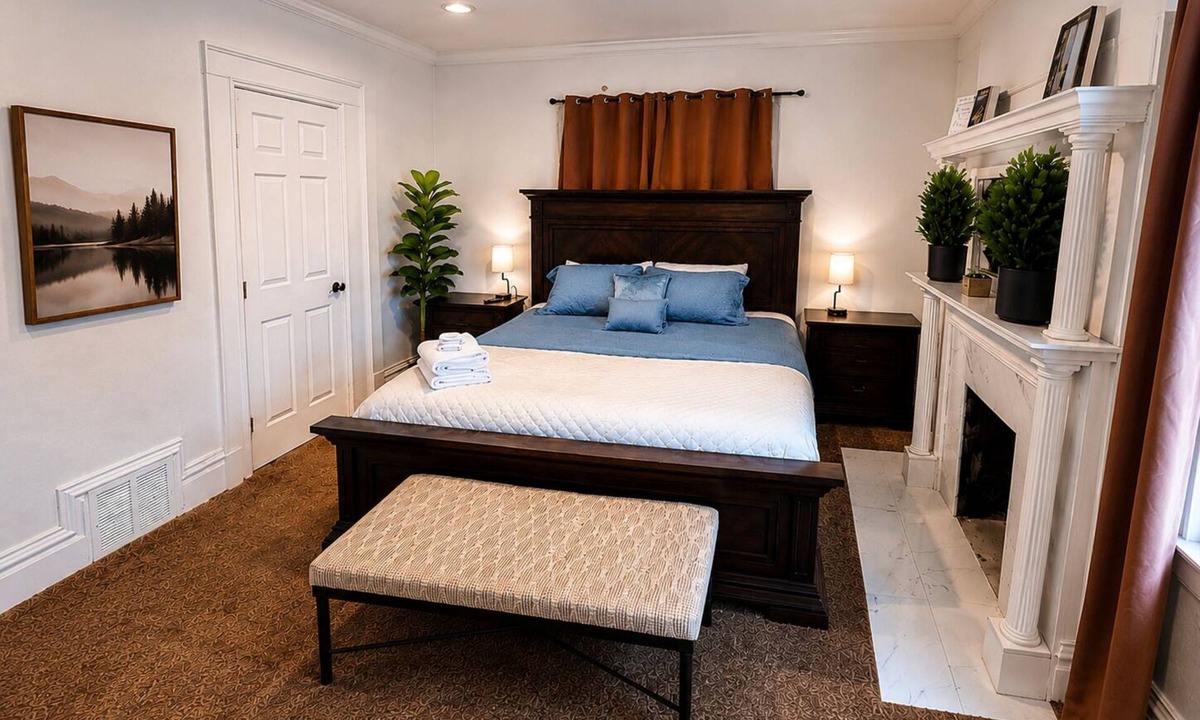 Southmoreland House | Entire Westport Duplex - Both Sides