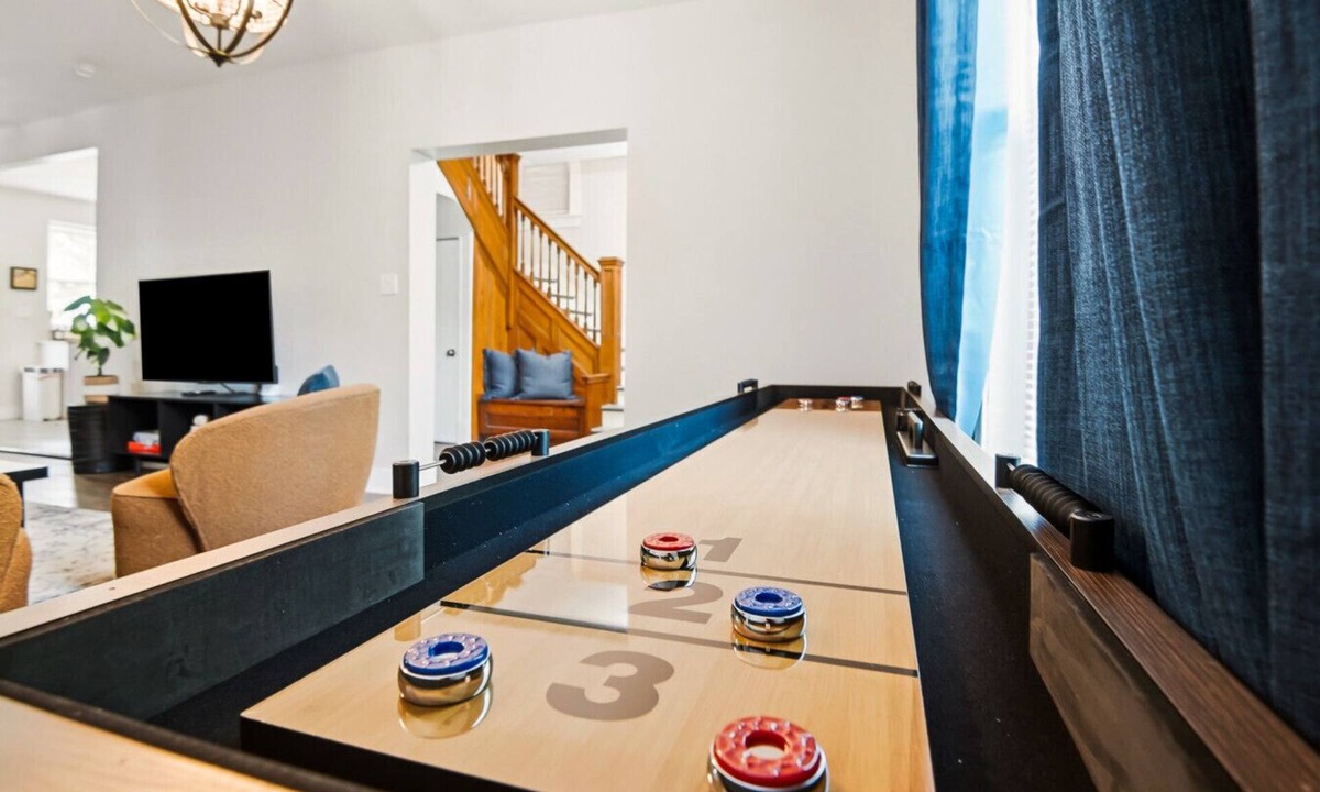 Tower Grove South House | Epic Group Retreat: Fire Pit | Playset|Bunk Room