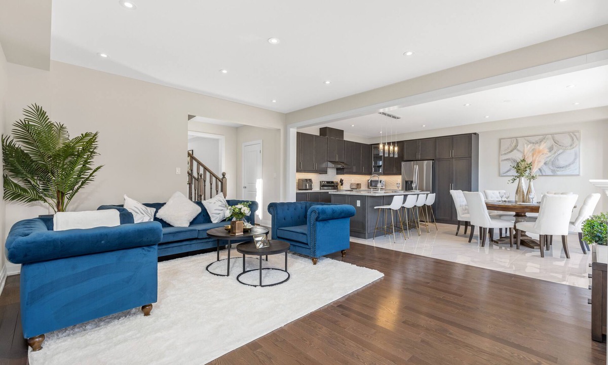 Mount Pleasant House | Executive 5BR-4BATH Detached Retreat Brampton/Miss Border