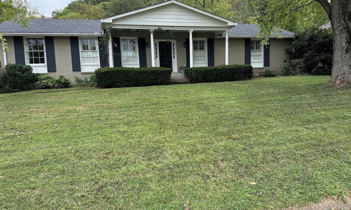 West Meade House | Feel at Home in Music City