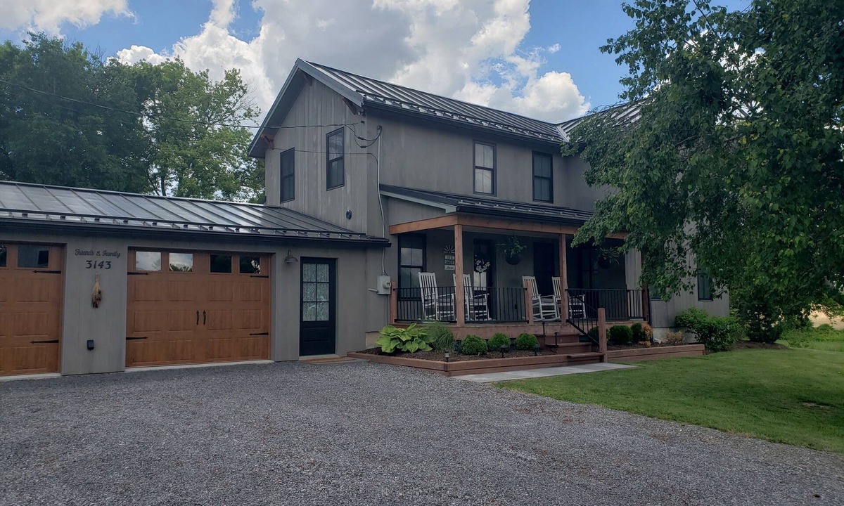 Town of Benton House | Friends And Family Farmhouse