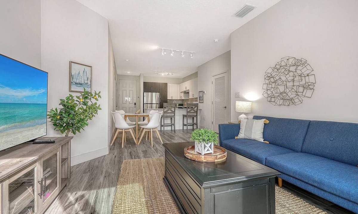 Central Sarasota Apartment | Fully equipped downtown apartment with great amenities.
