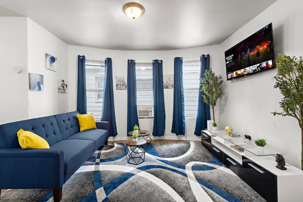 Weequahic Apartment | Fun Family getaway - NYC & NWK w free parking