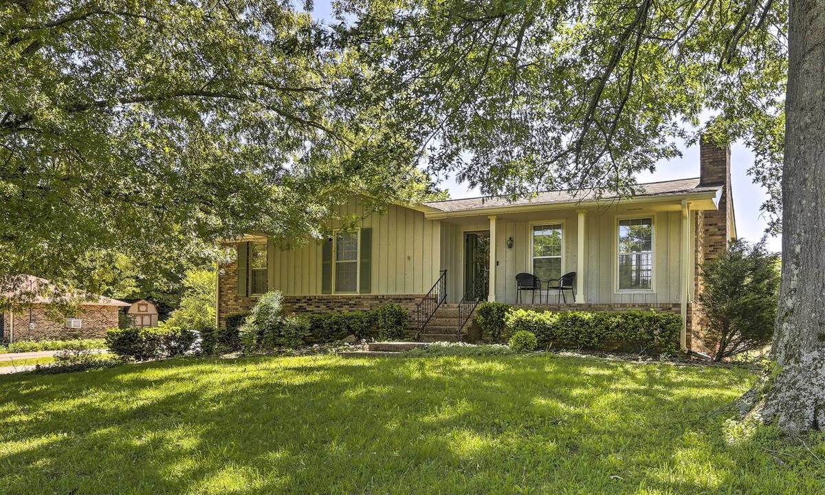 Hendersonville Apartment | Garden-Level Hendersonville Apt: 20 Mi to Broadway