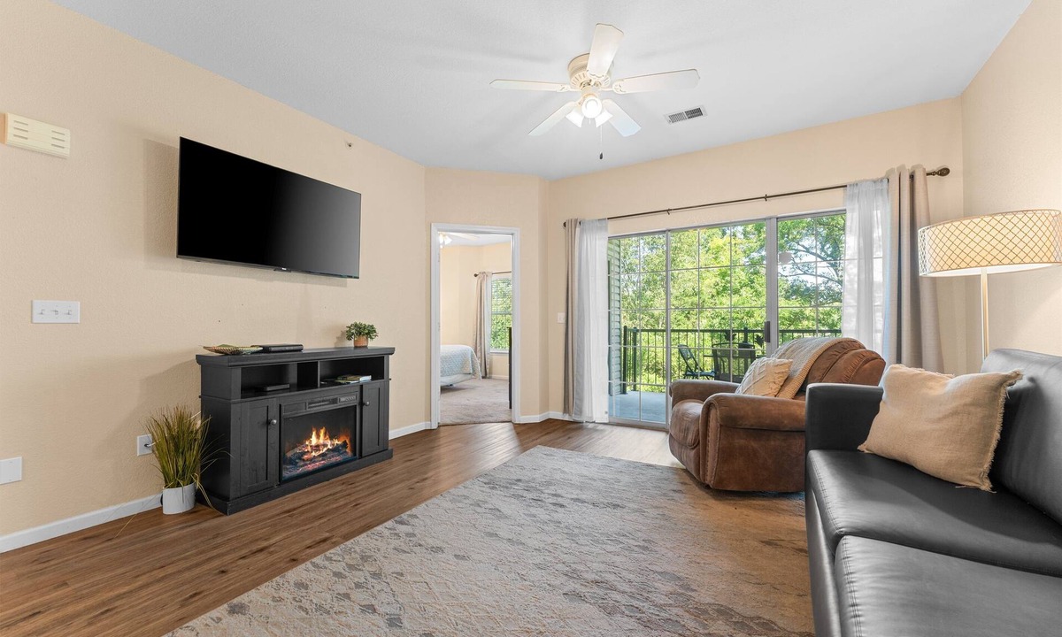 Branson Condo | Golf View Resort Condo | No Stairs + Pools & Perks