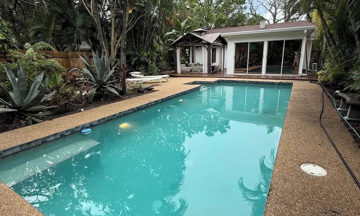 Indian Beach Sapphire Shores House | Great Location! 3/2 Private, Tropical pool home