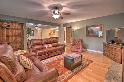 Hendersonville House | Hendersonville Home w/Fire Pit: 5 Mi to Downtown!