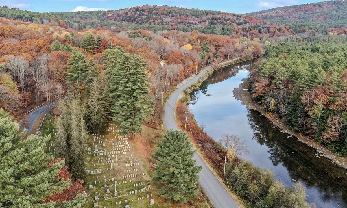 West Hartford House | Historic Mill House near the Covered Bridge