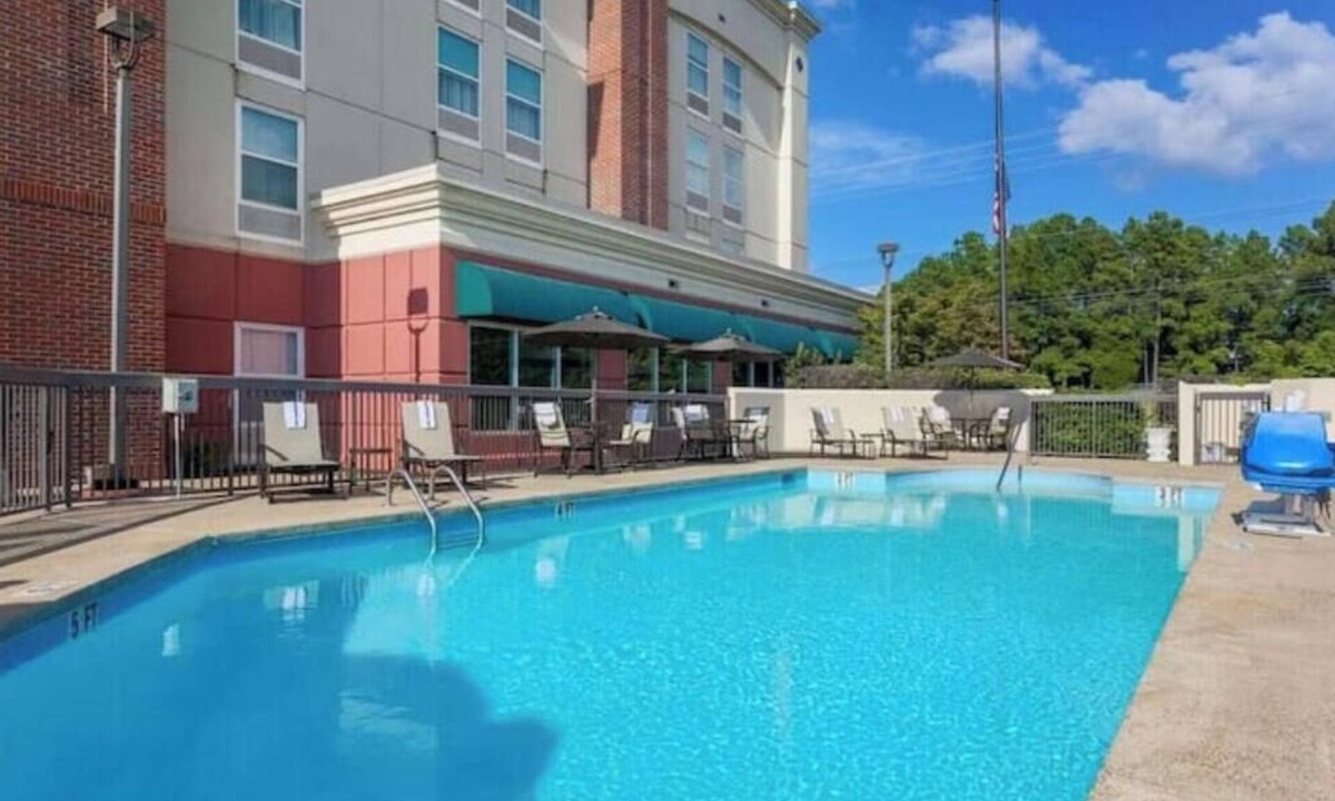 Ellendale Apartment | Hot Pick! 1BR Suite w/Free Breakfast, Pool&Gym