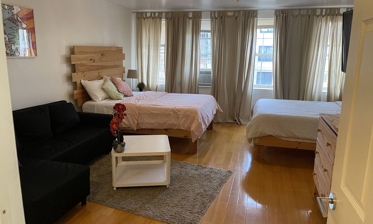 Bushwick Apartment | Huge Duplex minutes from Manhattan. Sleeps 12+!