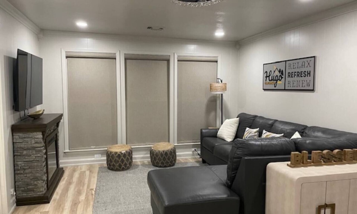 Hugo House | Hugo Cozy Cottage Near Choctaw Casino & Dining
