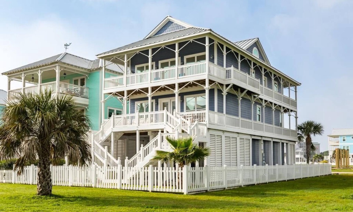 Beachside Village House | Hurry! July 27-30 NOW Available! 5 min walk to beach! Wrap @decks. Gulf Views!